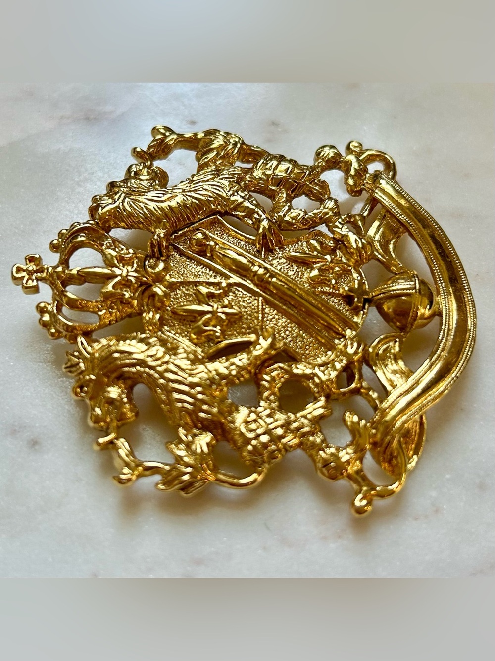 Vintage Joan Rivers Heraldic Crest Brooch RARE Griffins Dragon Lions - Picture 3 of 15